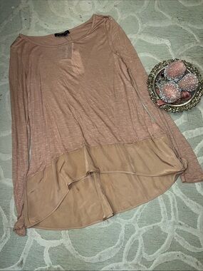 NWT🌷BCBG MAX AZRIA🌷Camel long sleeve rayon knit top w flowy polyester trim